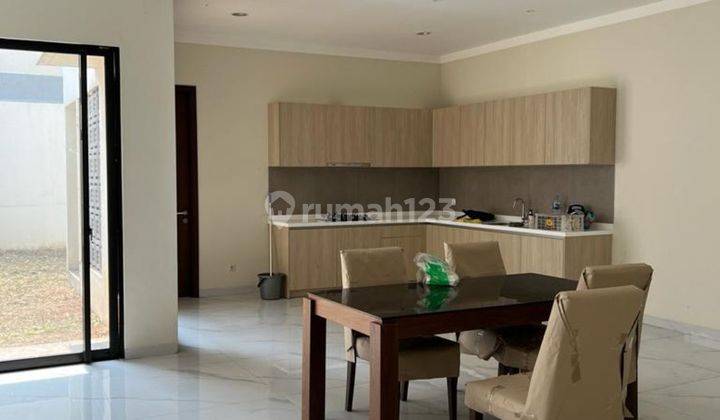 Disewakan rumah di Narada, alam sutera, dekat Laurensia, rumah relatif baru 2