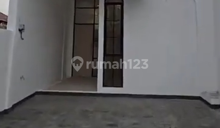 Joglo, Jakarta Barat, Rumah Baru, Siap Huni, Hadap Timur