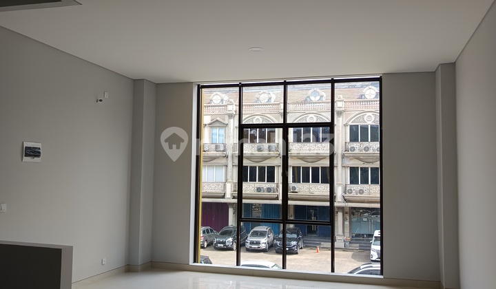 Ruko Baru di Alam Sutera, Free Parkir, Bagus