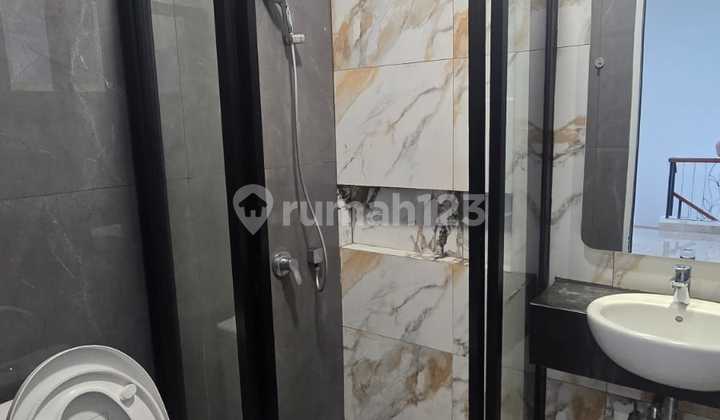 Rumah di Phg, Baru Renovasi, Furnish, Kt 4, Gading Serpong 2