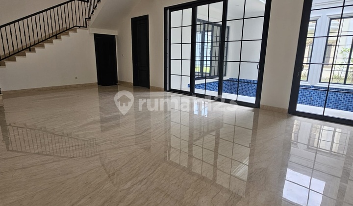 Dijual Rumah Baru, Ada Pool, Dekat Stasiun Kereta, The Green, Bsd