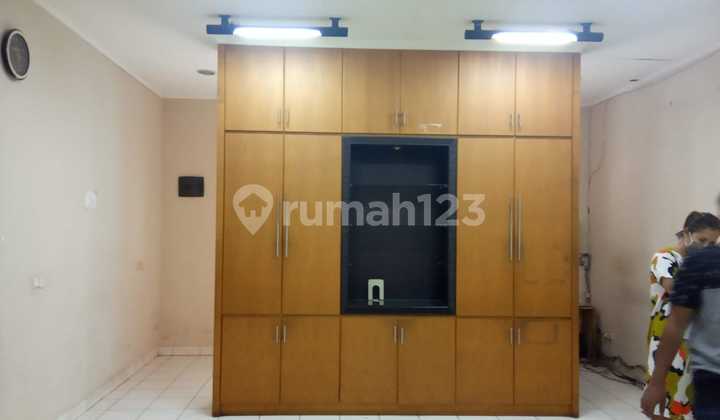 Shop House Near ITC, Golden Road Shop House, BSD, Ready to Use, Office Furnished Shop House Near ITC, Golden Road Shop House, BSD, Ready to Use, Office Furnished