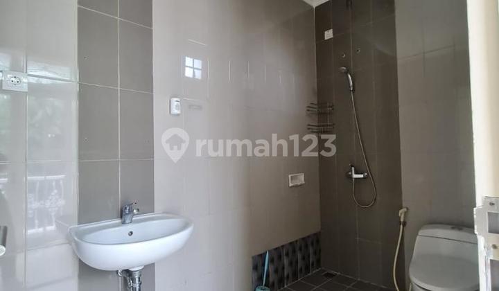 For Rent House in Gading Serpong, Near Saint John, 4 Bedrooms Already Repainted 2