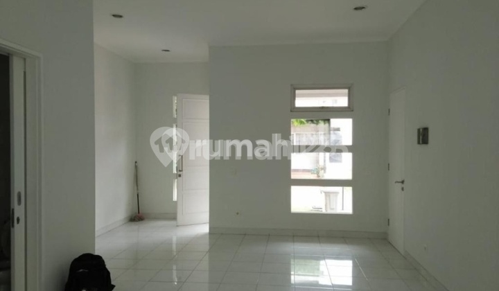 Dijual Rumah Di Phg, Di Jalan Raya, Hadap Timur, Row Unt 3 Mobil, Rapi 