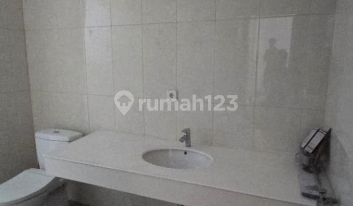 For Sale House in Alam Sutera, Near Pool, Sutera Sutera, South 2