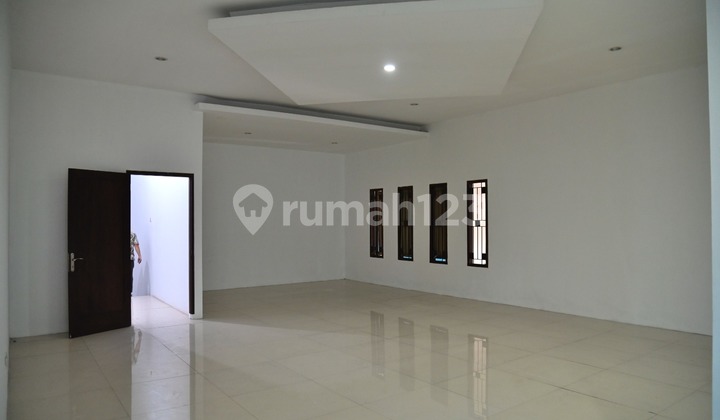 House with Pool in Cipadu Jaya, Tangerang, Luxury House, Ready to Occupy, West 2