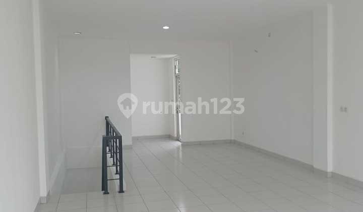 Ruko 2 Lantai di Alam Sutera, 2 Lantai, Siap Huni