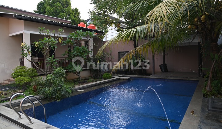 Rumah Ada Pool Di Cipadu Jaya, Tangerang, Rumah Mewah, Siap Huni, Barat Rumah Ada Pool Di Cipadu Jaya, Tangerang, Rumah Mewah, Siap Huni, Barat