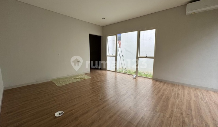 Disewakan Rumah Mewah Di Bsd, Luas 800, Min Sewa 2 Th, Utara 1
