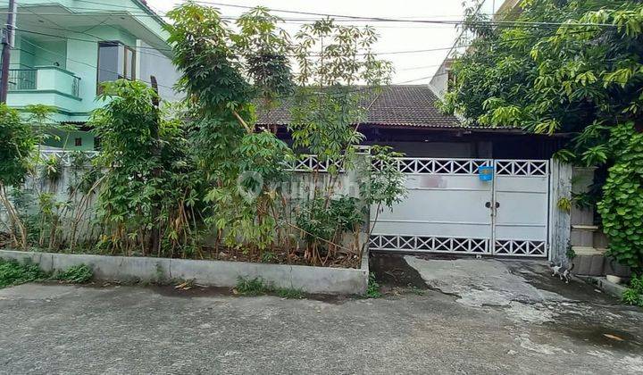 Rumah Tua Hit Tanah Aja 1