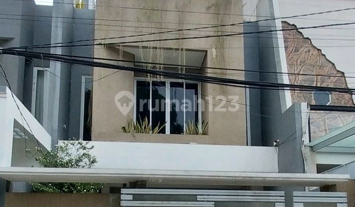 3-Story House Ready to Occupy