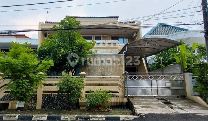 2.5-Story House Ready to Occupy 2.5-Story House Ready to Occupy