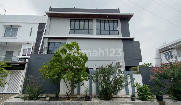 3.5-Story House Ready to Occupy