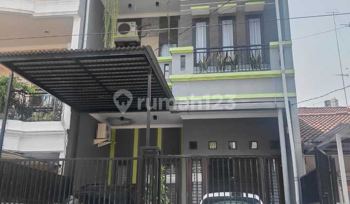 Rumah 3 Lantai Siap Huni Full Furnished Rumah 3 Lantai Siap Huni Full Furnished