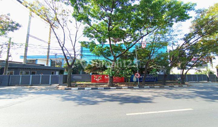 GEDUNG KANTOR STRATEGIS DI JALAN SOEKARNO HATTA CIJAGRA 2