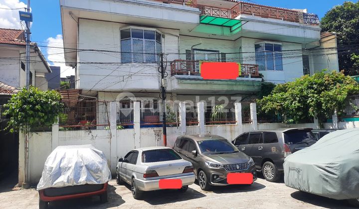 DIBAWAH NJOP Rumah Murah 3 Lantai Dekat Pintu Tol Cawang