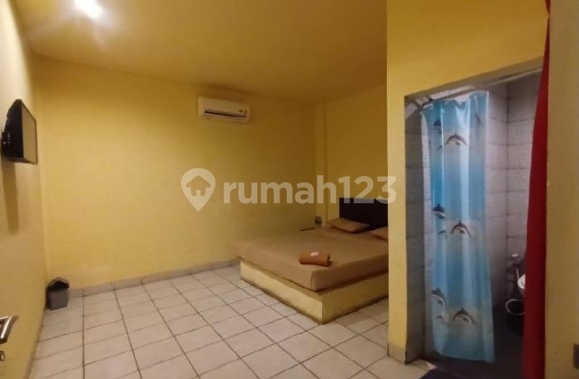 Cheap Hotel on the Edge of Kalimalang Main Road, 5 Minutes to Toll Gate 2