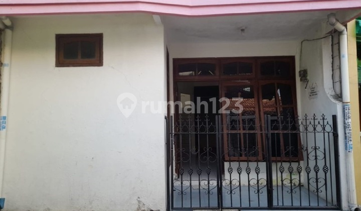 Rumah di Bringin Sambikerep Surabaya Kondisi Terawat Strategis