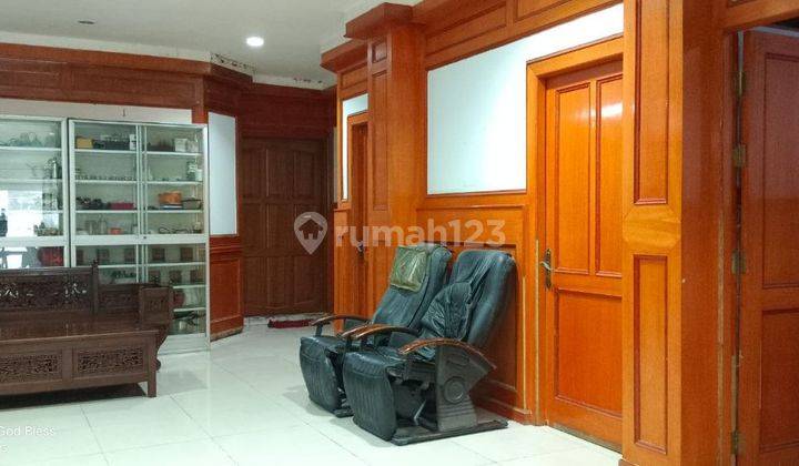 Dijual Gedung Komersial Lokasi Strategis Area Surabaya Pusat 2