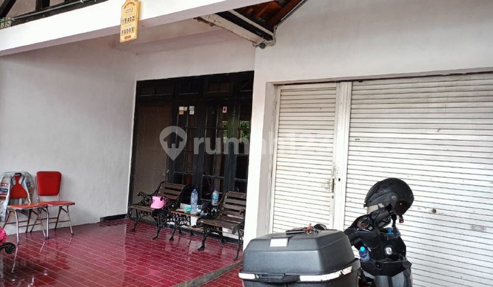 House in Cipta Menanggal Complex Surabaya Well-Maintained Strategic 2