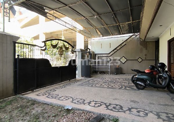 Rumah di Gayungsari Surabaya Siap Huni dan Mewah Lokasi Strategis 2