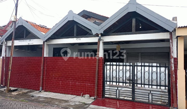 Rumah di Komplek Cipta Menanggal Surabaya Bagus Terawat Strategis Rumah di Komplek Cipta Menanggal Surabaya Bagus Terawat Strategis