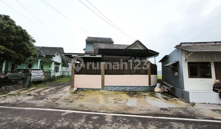 Rumah di Sebelah Terminal Arjosari Malang Siap Huni Nyaman