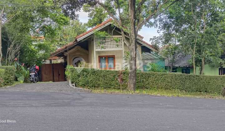 Villa di Trawas, Mojokerto, Lokasi Strategis Kondisi Terawat