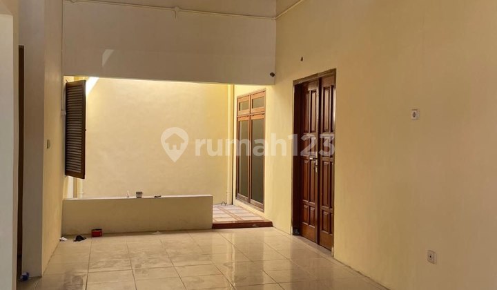 A Well-Maintained and Comfortable 2-Story House in Babatan Mukti, Surabaya 2