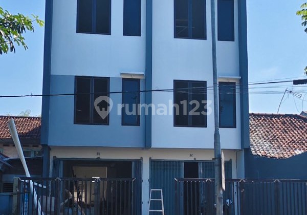 Shop House in Tambaksari Surabaya, Good Condition, New, Well-Maintained, Strategic Location.