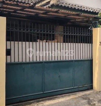 Rumah di Bronggalan Surabaya Murah Strategis Butuh Di Renovasi