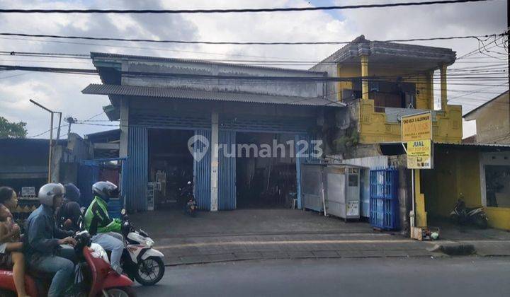 Houses and Shops on Jl Gunung Batu Karu, West Denpasar CN 1