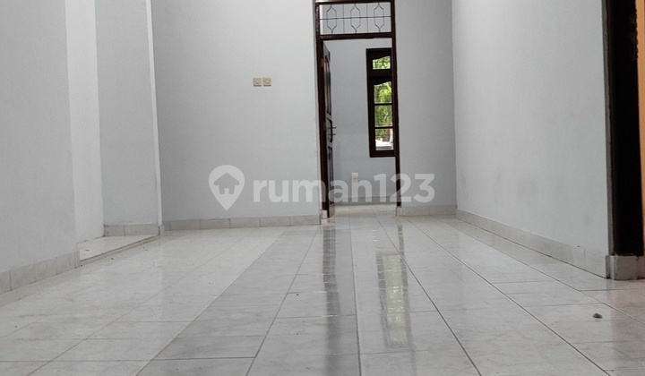 Rumah 2 Lantai Disesetan Pusat Kota Denpasar 2
