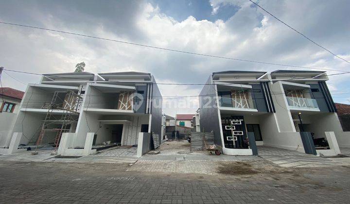 Rumah Murah Dekat Petra Ubaya Jemursari Ayani Tenggilis Surabaya 1