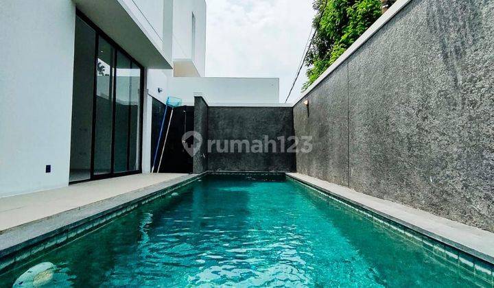 Rumah Baru Kemang Jakarta Selatan Kolam Renang 1