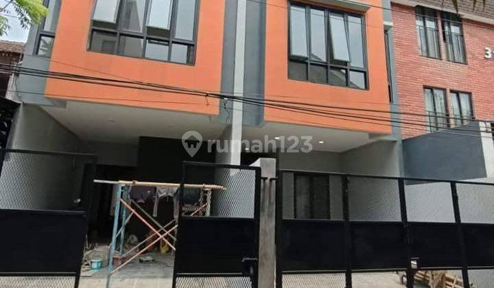 RUMAH BARU PRAJA KEBAYORAN LAMA JAKARTA SELATAN  1