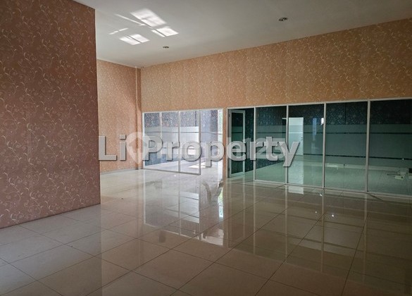 Kyai Saleh shophouse, City Center, 8.5 meters wide, near Tugumuda and Trilomba Juang, Semarang 2