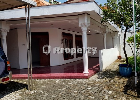 FOR RENT Peterongan house, near Java Mall, Central City, Semarang. FOR RENT Peterongan house, near Java Mall, Central City, Semarang.