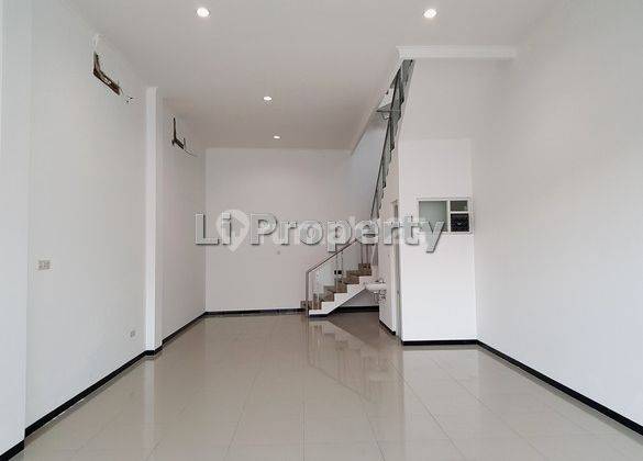 Disewakan Ruko S. Parman, Gajahmungkur, Lebar 8 Meter, Semarang 14
