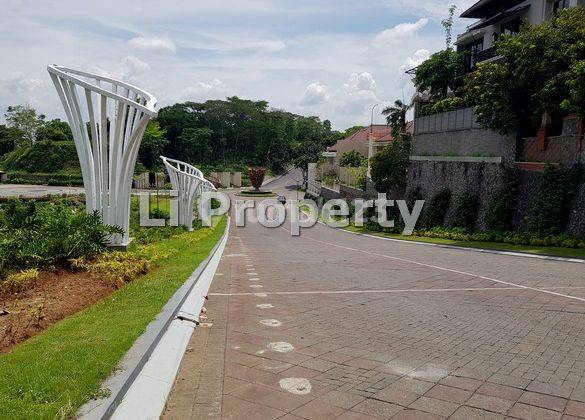Disewakan Rumah Mewah Graha Candi Golf, Jangli, Furnished, Semarang 2