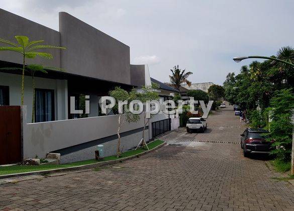 Disewakan Rumah Mewah Graha Candi Golf, Jangli, Furnished, Semarang 2