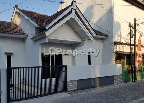 Dijual Rumah Tanah Mas, Siap Pakai, Dekat Bandara, Semarang 1