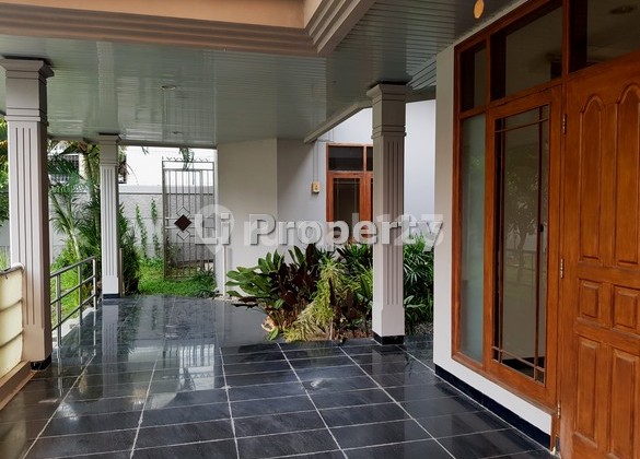 Sisingamangaraja, dekat AKPOL, swimm pool, 745m2, Semarang 1