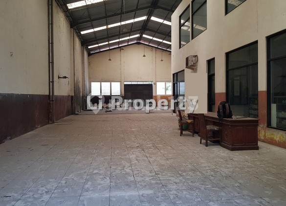 Majapahit, Dekat Tol Gayamsari dan Transmart Majapahit, Semarang