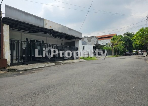 Rumah Tengah Kota, Erlangga, Dekat Simpang Lima, Semarang 1