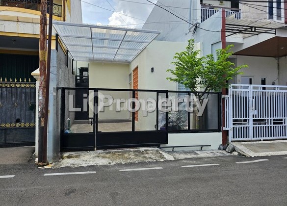 Sompok House, City Center, near Java Mall, flood-free, Semarang Sompok House, City Center, near Java Mall, flood-free, Semarang