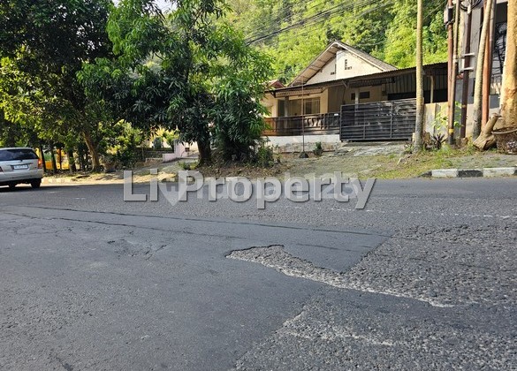 DISEWAKAN rumah Gombel Lama, dekat lapangan Golf, Semarang 1