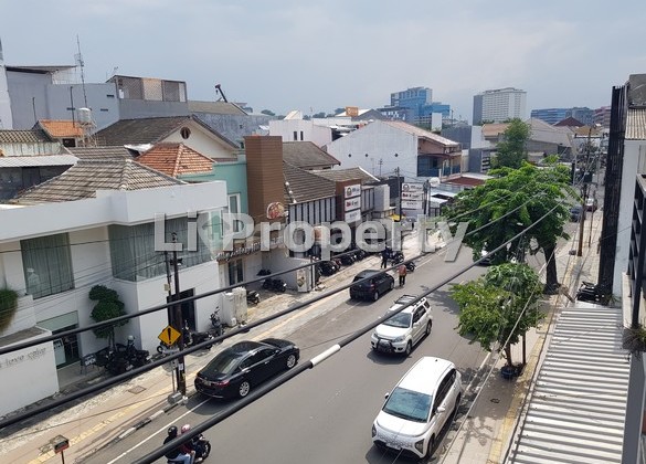 Moch Suyudi Shop House, City Center, Strategic Location, Suitable for Culinary Business, Semarang 2