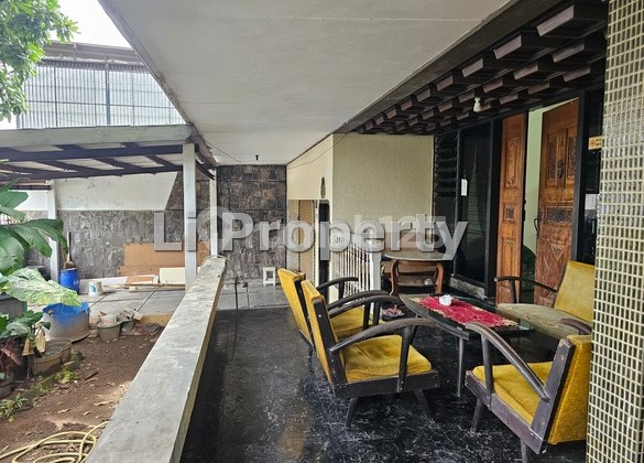 rumah Sisingamangaraja, dekat AKPOL dan supermaket GELAEL, Candisari, Semarang 1