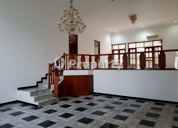 Sisingamangaraja, dekat AKPOL, swimm pool, 745m2, Semarang 2